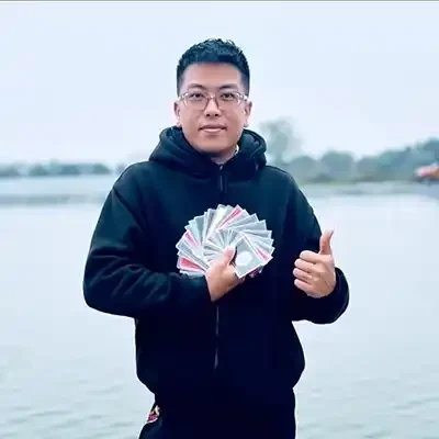 Tác giả Nguyễn Hưng